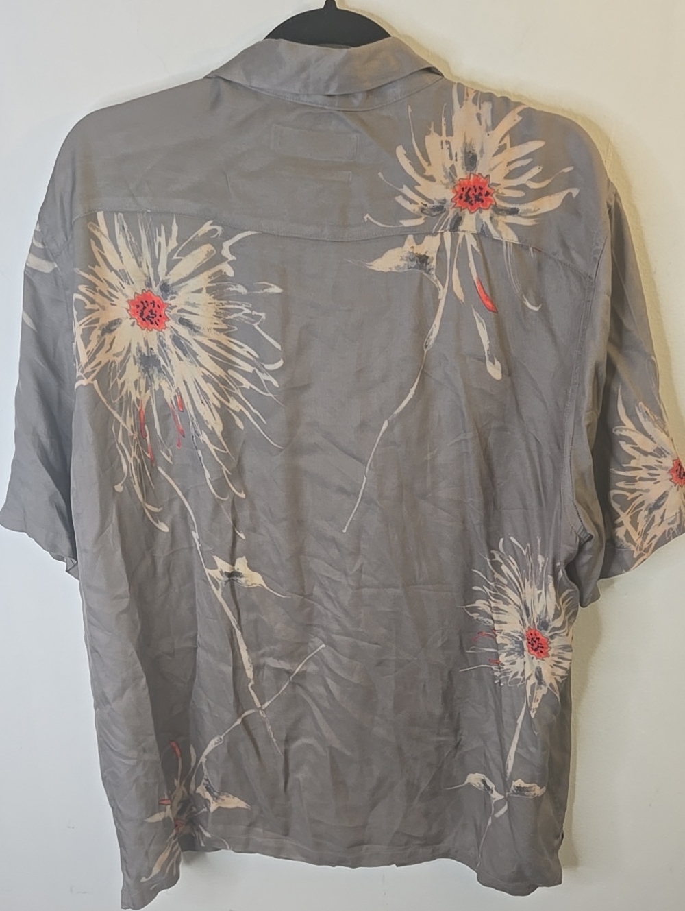 All Saints Gray Floral Short Sleeve Button-Down Shirt with Red Accents - Picture 6 of 7
